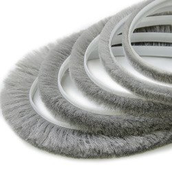 Uszczelka SZCZOTKA ODBOJOWA do Szaf Samoprzylepna na Klej 22mm